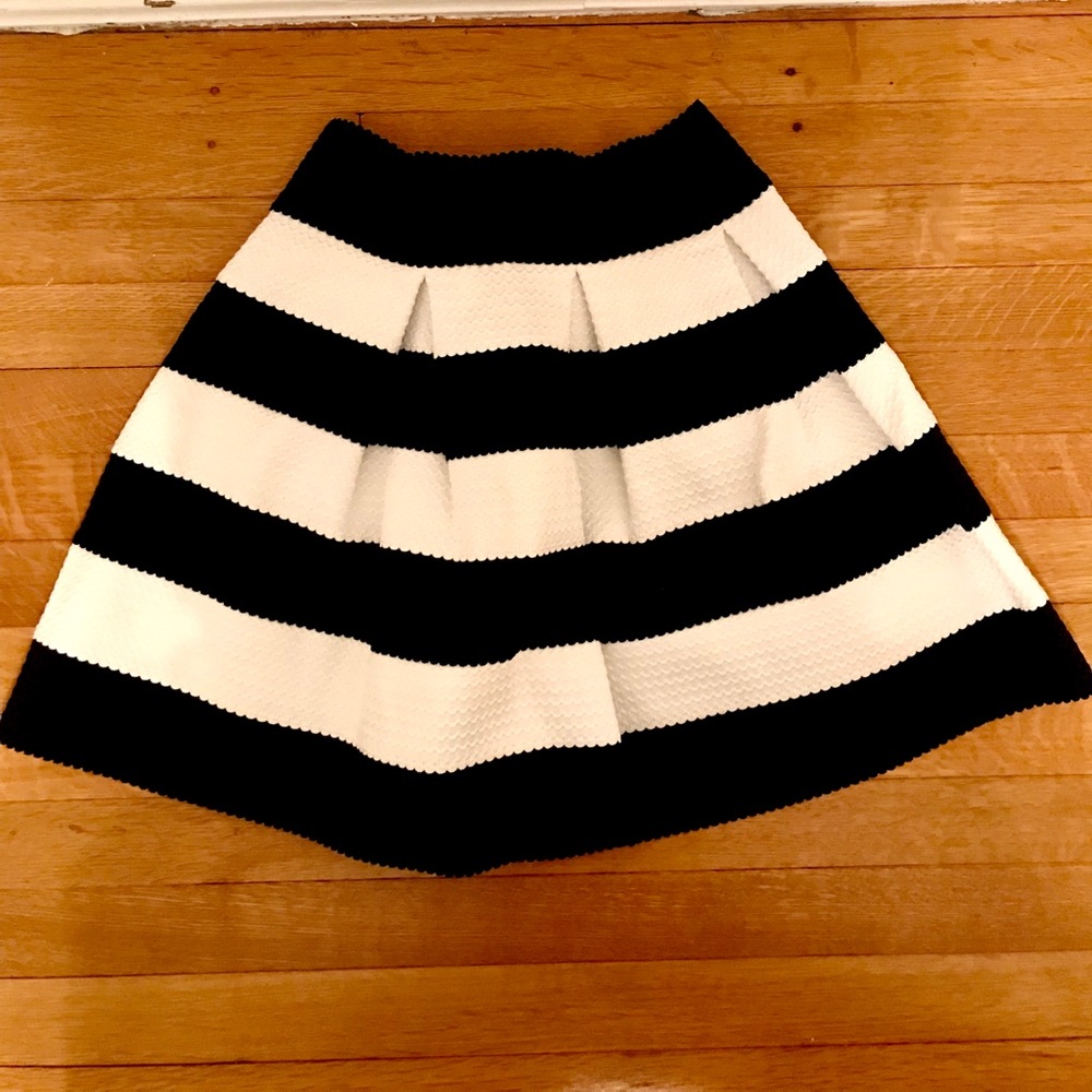 Xhilaration skirt